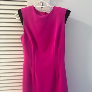 Donna Morgan Fuchsia and Black Cap-Sleeve Sheath Dress